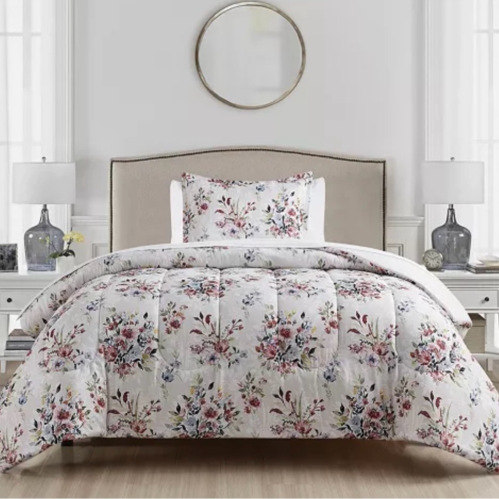 NWT Elegant Full / Queen Floral Comforter Set - White and Pink
